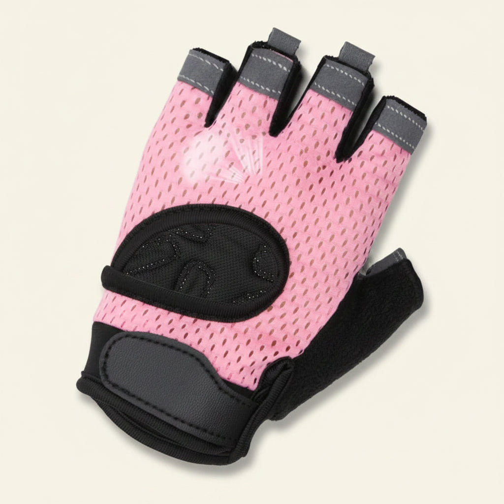 Pink and black fingerless cycling glove with a pink elastic measurement band showing 360-degree wrap, on a light beige background with Chinese text at the top.